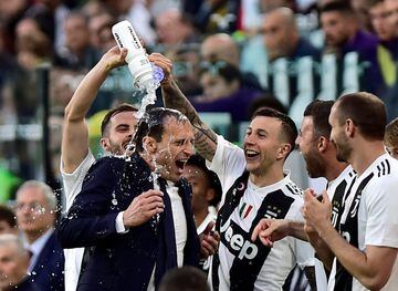 Juventus empató 1-1  en la penúltima fecha de la Serie A a Atalanta. El equipo de Allegri levantó el título y se despidió de su hinchada en el Juventus Stadium.