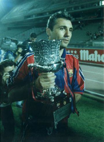 Como jugador tuvo sus mejores años en el Barcelona donde ganó 5 Ligas (1991, 1992, 1993, 1994 y 1998), 4 Supercopa de España (1991, 1992, 1994 y 1996), 2 Copas del Rey (1997 y 1998), 1 Champions League (1992), 2 Supercopas de Europa (1992 y 1997) y 1 Recopa de Europa (1997).