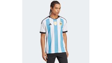 Consigue la camiseta con la que Argentina ganó el mundial de Catar 2022  Y reserva la nueva con las tres estrellas - Showroom