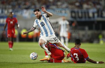 Argentina's Lionel Messi in action with Panama's Kevin Galvan 