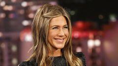 Jennifer Aniston decora su casa con adornos navideños inspirados en el coronavirus