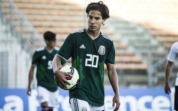 También estuvo en la pasada fecha FIFA con la Selección Mexicana, para la última del año no fue convocado.