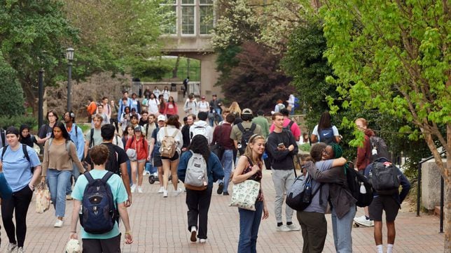 Which top colleges in the US are eliminating student loans?