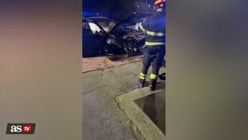 VIDEO: Balotelli avoids serious injury, car destroyed in terrifying accident