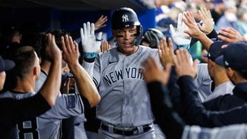 New York Yankees' 2023 Projected Lineup After Re-Signing Aaron