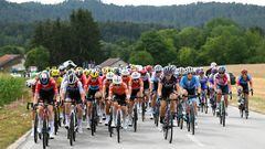 Imagen del pelotón en la quinta etapa del Tour de Francia Femenino avec Zwift