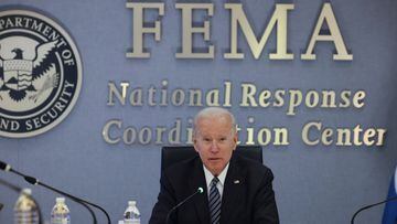 El presidente Joe Biden anunci&oacute; que duplicar&aacute; el gasto para ayudar a las comunidades a prepararse ante la llegada de huracanes y otros eventos clim&aacute;ticos.