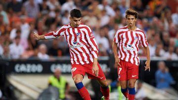 VALENCIA, SPAIN - AUGUST 29: Alvaro Morata of Atletico de Madrid in action during the LaLiga Santander match between Valencia CF and Atletico de Madrid at Estadio Mestalla on August 29, 2022 in Valencia, Spain. (Photo by Silvestre Szpylma/Quality Sport Images/Getty Images)
