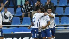 El Tenerife celebra el 1-0 de Aitor Sanz ante el Huesca. 