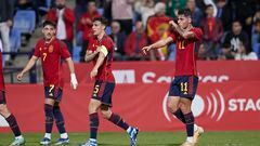 Carlos Martín celebra el primer gol de España Sub-21 ante Hungría