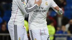 Jes&eacute; e Isco, autor y productor del quinto gol del Madrid.