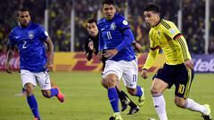 James Rodríguez enfrentando a Brasil con la Selección Colombia