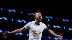 LONDON, ENGLAND - NOVEMBER 26: Harry Kane of Tottenham Hotspur celebrates after scoring his team's fourth goal during the UEFA Champions League group B match between Tottenham Hotspur and Olympiacos FC at Tottenham Hotspur Stadium on November 26, 2019 in London, United Kingdom. (Photo by Catherine Ivill/Getty Images)