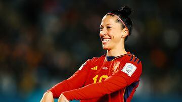 España 2-0 Zambia: Jenni Hermoso aprovechó un centro de Alexia Putellas al segundo palo y puso el balón dentro de la portería de Zambia.