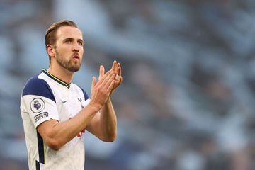 Tottenham Hotspur's English striker Harry Kane reacts after the final whistle during the English Premier League football match between Tottenham Hotspur and Aston Villa at Tottenham Hotspur Stadium in London, on May 19, 2021.