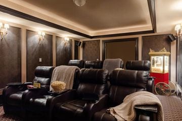 Pippen: "Lounge in my personal movie theater and watch the Olympic Games".
