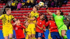 FIFA Women&#039;s World Cup -Chile vs Sweden  11 June 2019, France, Rennes: Sweden&#039;s Nilla Fischer and Lina Hurtig and Chile&#039;s goalkeeper Christiane Endler (R) battle for the ball during the FIFA Women&#039;s World Cup match between Chile and 