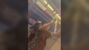 Encapuchados vandalizan tren de Metro de Santiago y se dan a la fuga: así quedó el vagón