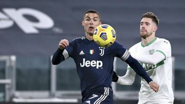 Cristiano Ronaldo sets record with 15th Serie A goal of season