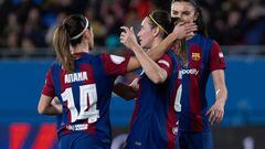 Aitana felicita a Mariona después de uno de sus goles al Sevilla en cuartos de Copa de la Reina.