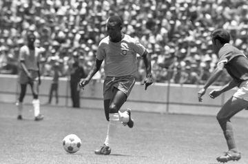 Edson Arantes do Nascimiento jugó su último mundial en México 1970. Brasil se coronó en el certamen venciendo a Italia en el Estadio Azteca por marcador de 4 goles a 1. Ese día aportó con una anotación.