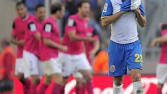 <b>SONRISAS Y LÁGRIMAS. </b>Coutinho, artista en el 1-0, se lamenta tras uno de los goles del Málaga.