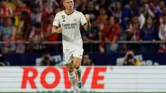 Real Madrid's German midfielder #08 Toni Kroos celebrates scoring his team's first goal during the Spanish Liga football match between Club Atletico de Madrid and Real Madrid CF at the Metropolitano stadium in Madrid on September 24, 2023. (Photo by OSCAR DEL POZO / AFP)