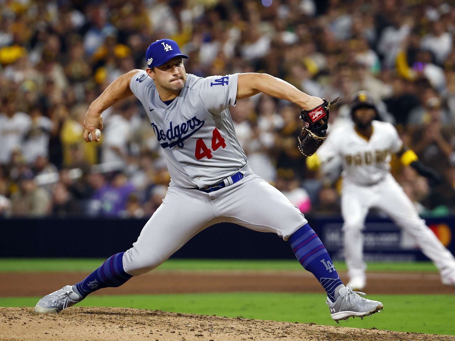 Los poderosos Dodgers ante los enrachados Padres en playoffs - San