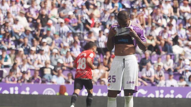 Alerta amarilla: Cyle Larin, a una tarjeta de la suspensión