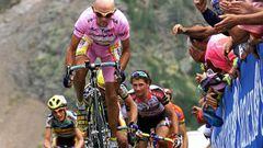 El ciclista italiano Marco Pantani, durante una etapa del Giro de Italia.