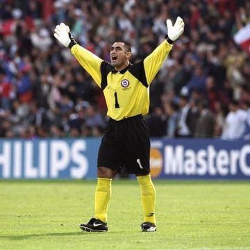 Tras la buena imagen dejada por la Roja en el Mundial de Francia 98, el portero estuvo en la carpeta del gigante turco. Al final, las tratativas no fructificaron.