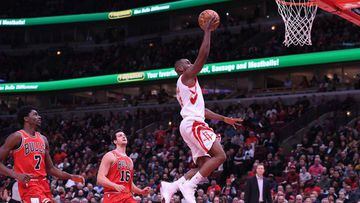 Jan 8, 2018; Chicago, IL, USA; Houston Rockets guard Chris Paul (3) shoots the ball against Chicago Bulls forward Paul Zipser (16) during the second half at the United Center. Mandatory Credit: Mike DiNovo-USA TODAY Sports