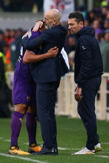 Emotivo homenaje de la afición de la Fiorentina a Astori