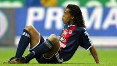 Ronaldinho didn't train at PSG, just played.
