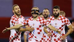Soccer Football - UEFA Nations League - Group A - Croatia v Denmark - Stadion Maksimir, Zagreb, Croatia - September 22, 2022 Croatia's Lovro Majer celebrates scoring their second goal with teammates REUTERS/Antonio Bronic     TPX IMAGES OF THE DAY