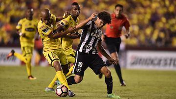 Botafogo y Barcelona empatan en Ecuador.