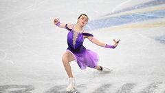 La rusa Kamila Valieva compitiendo en el programa corto de patinaje individual femenino de la prueba de patinaje artístico durante los Juegos Olímpicos de Invierno de Pekín 2022 en el Capital Indoor Stadium de Pekín, el 15 de febrero de 2022.