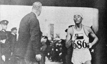 Manuel Plaza fue el primer chileno en lograr una medalla olímpica. Fue en Ámsterdam 1928, cuando el maratonista terminó segundo. Hasta la fecha existe el mito de que Plaza se perdió en medio de la prueba, y que cuando retomó ritmo, ya era tarde.