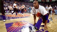 Charles Barkley, en una calentamiento previo a un partido de las Finales de la NBA de 1993, que enfrentaron a los Phoenix Suns contra los Chicago Bulls de Michael Jordan