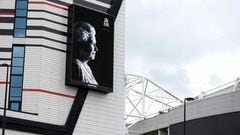 A portrait of Britain's Queen Elizabeth is displayed on a billboard overlooking Old Trafford, in Manchester, Britain September 10, 2022. REUTERS/Ed Sykes