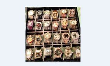 Floyd Mayweather muestra su colecci&oacute;n de relojes de lujo.