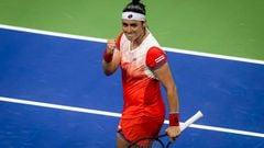 NEW YORK, NEW YORK - SEPTEMBER 06: Ons Jabeur of Tunisia celebrates converting match point against Ajla Tomljanovic of Australia in her quarterfinal match on Day 9 of the US Open Tennis Championships at USTA Billie Jean King National Tennis Center on September 06, 2022 in New York City (Photo by Robert Prange/Getty Images)