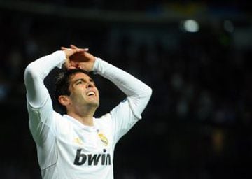 Kaká fichó por el Real Madrid procedente del Milan en junio de 2009 por 65 millones de euros, siendo uno de los más caros de la historia. En la vuelta de la temporada 2012-2013 su rendimiento bajó sustancialmente. En septiembre de 2013, el Real Madrid y e