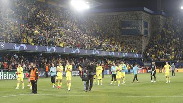 Los jugadores del Villarreal tras terminar el encuentro.