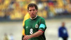 After the "terrible and shameful" defeat to USMNT the Mexican legend believes that the former El Tri coach had to go.