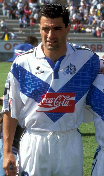 Amigo personal de Hugo Sánchez, con quien coincidió en Real Madrid de 1985 a 1992 en la llamada ‘Quinta del Buitre’. Llegó a Celaya a petición de Hugo, en el cual se retiró profesionalmente.