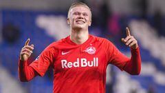 27 November 2019, Belgium, Genk: Red Salzburg&#039;s Erling Braut Haaland celebrates victory after the final whistle of the UEFA Champions League Group E soccer match between KRC Genk and Red Bull Salzburg at the Luminus Arena. Photo: Laurie Dieffembacq/B