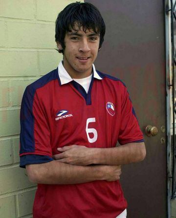 Fue figura en la Sub 17 que jugó el Sudamericano 2005 y luego, sin debutar en la UC, se fue a Udinese.