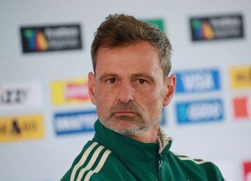 El entrenador argentino se dijo "feliz y orgulloso" de ser el seleccionador de México.