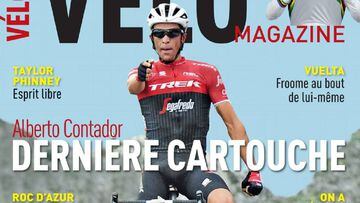 Portada de V&eacute;lo Magazine de octubre de 2016 dedicada a Alberto Contador, que aparece haciendo su habitual disparo tras gana la etapa de L&acute;Angliru en La Vuelta.